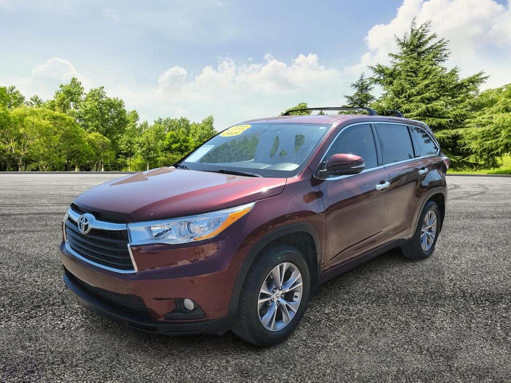 2015 Toyota Highlander LE photo
