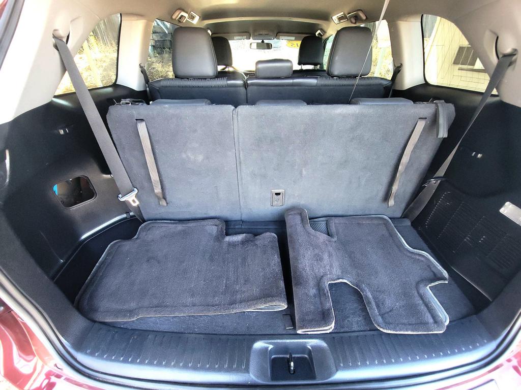2015 Toyota Highlander LE photo