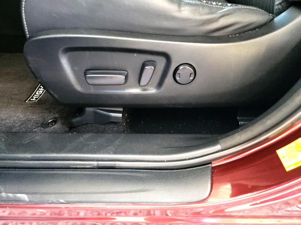 2015 Toyota Highlander LE photo