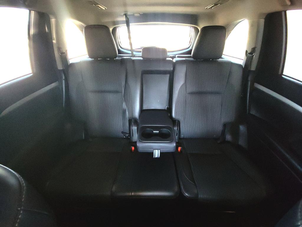 2015 Toyota Highlander LE photo