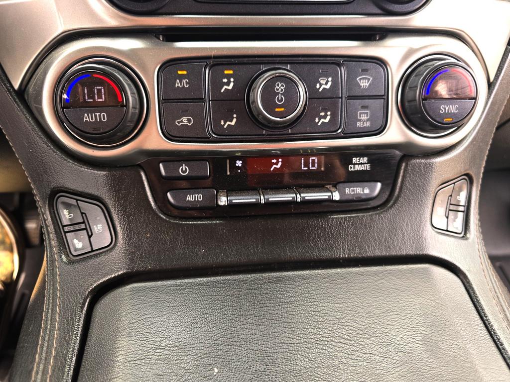 2018 Chevrolet Suburban - $27,995