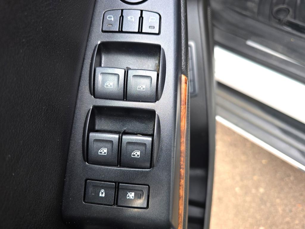 2018 Chevrolet Suburban - $27,995