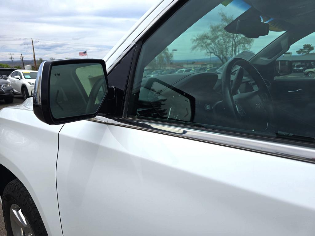 2018 Chevrolet Suburban - $27,995