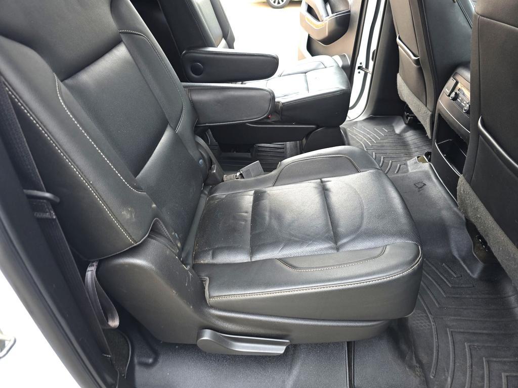 2018 Chevrolet Suburban - $27,995