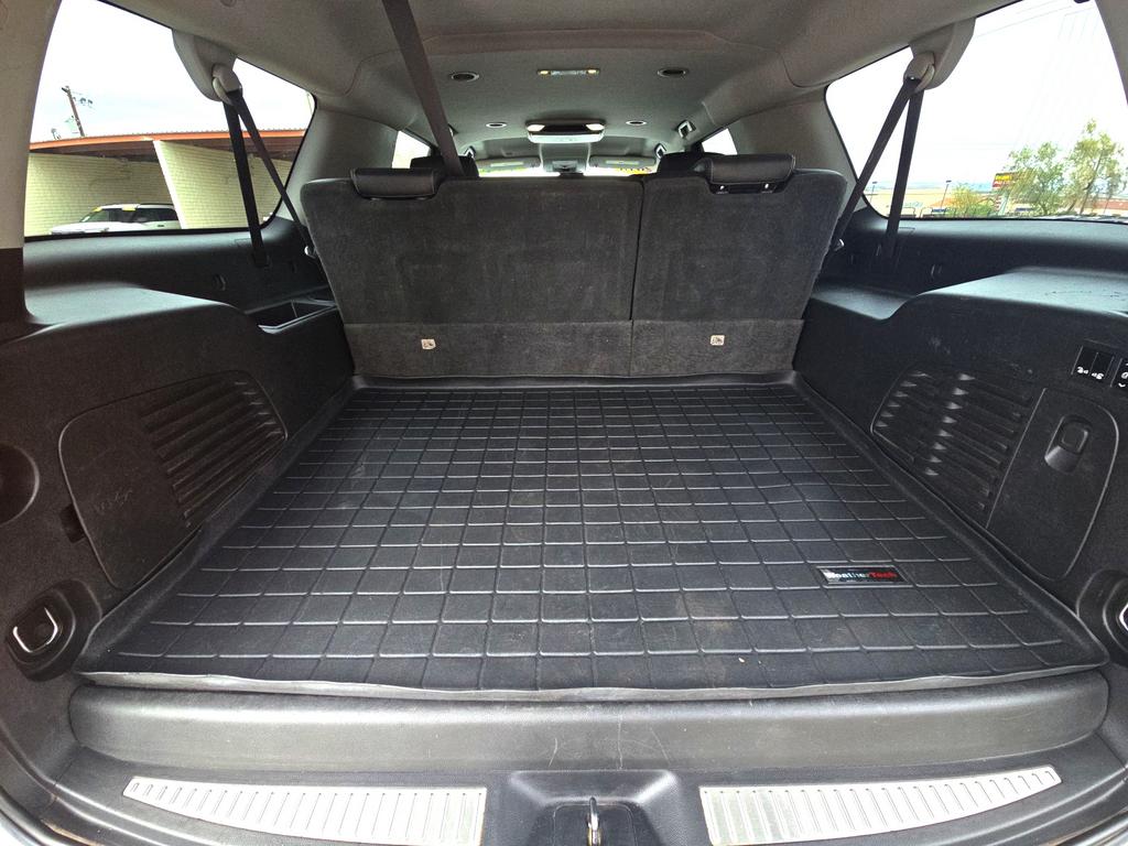2018 Chevrolet Suburban - $27,995