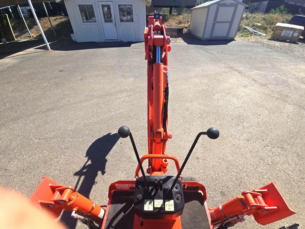 2021 Kubota  BX23s - $21,995