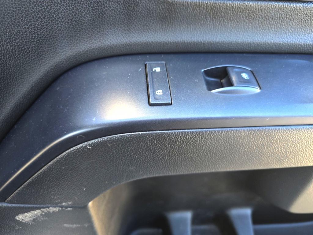2016 Chevrolet Silverado - $22,995
