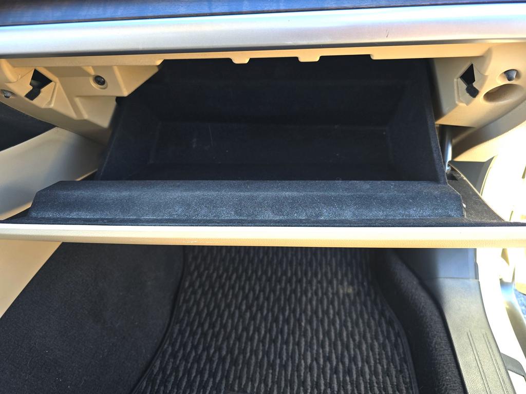 2016 Subaru Outback - $16,995
