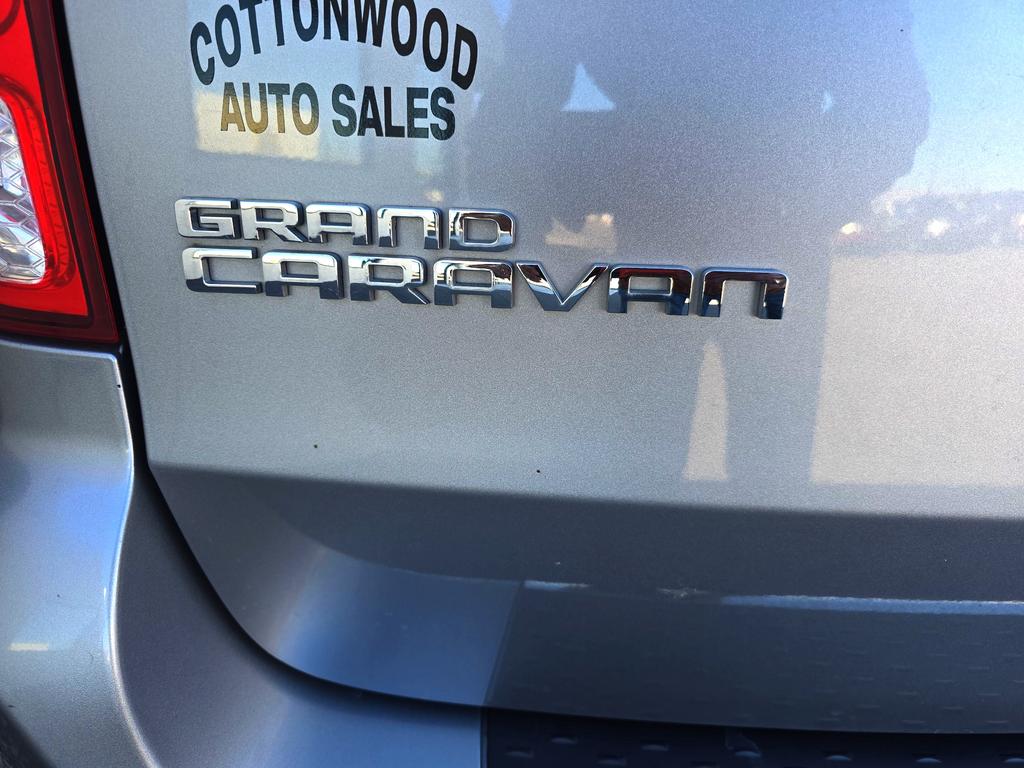 2018 Dodge Grand Caravan - $16,995