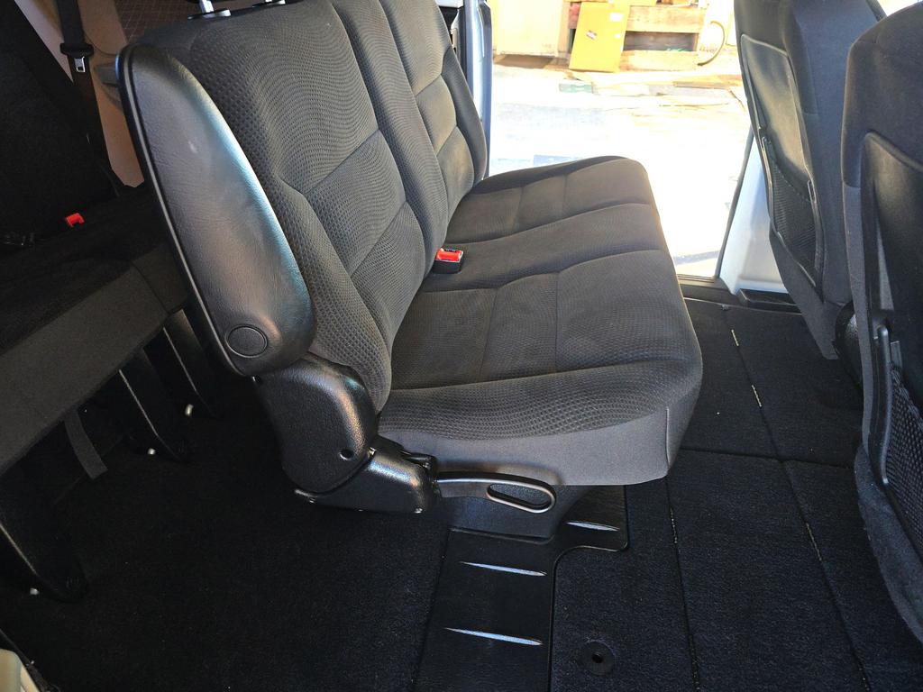 2018 Dodge Grand Caravan - $16,995
