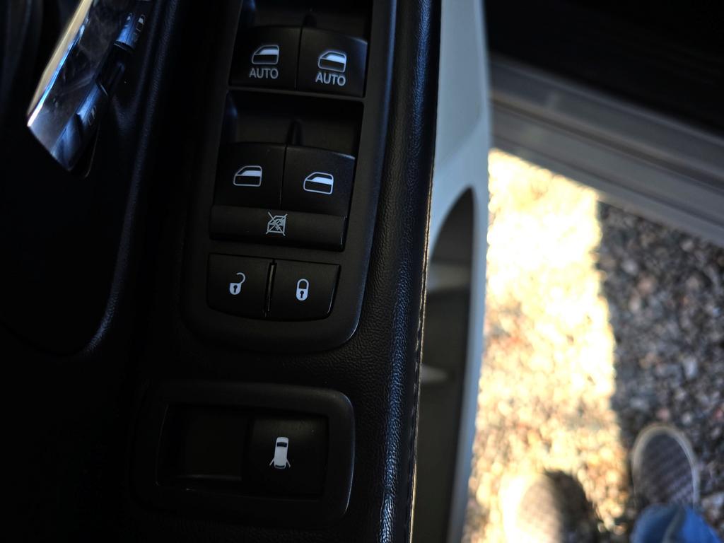2018 Dodge Grand Caravan - $16,995
