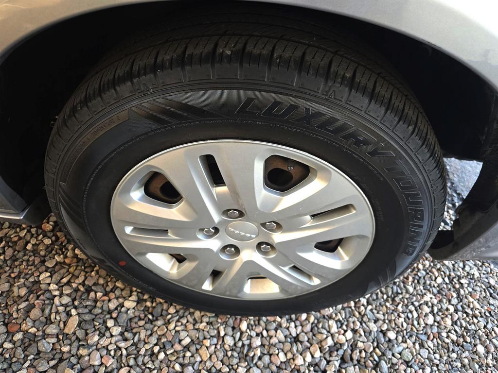 2018 Dodge Grand Caravan - $16,995