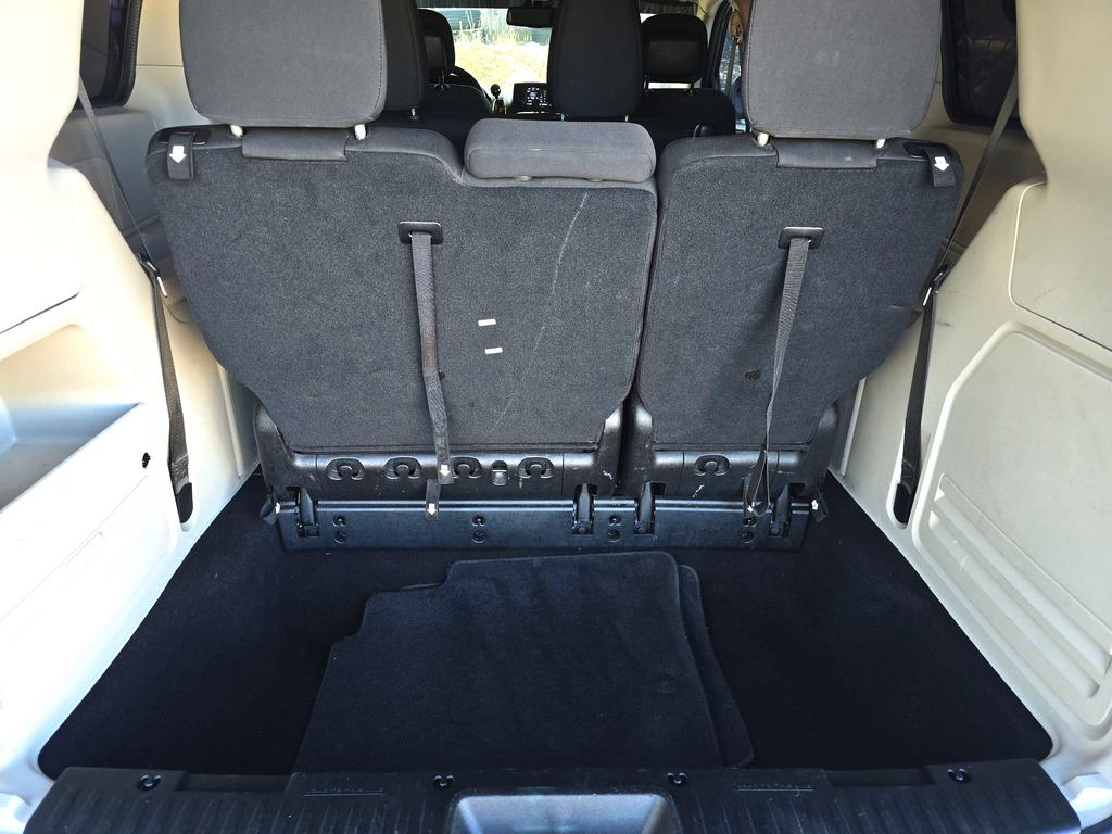2018 Dodge Grand Caravan - $16,995