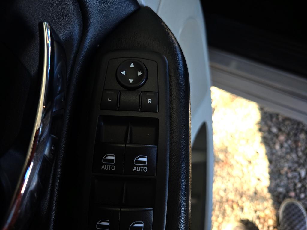 2018 Dodge Grand Caravan - $16,995