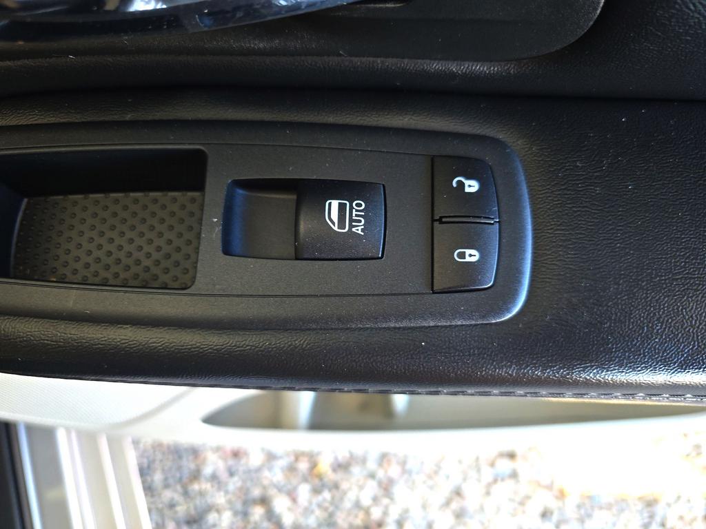 2018 Dodge Grand Caravan - $16,995