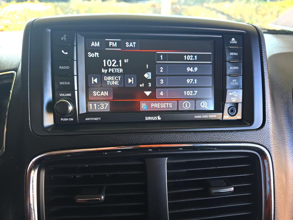 2018 Dodge Grand Caravan - $16,995