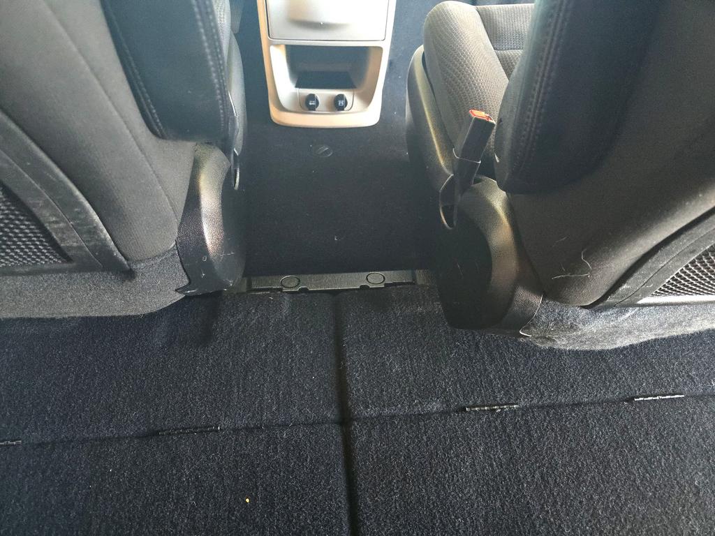 2018 Dodge Grand Caravan - $16,995