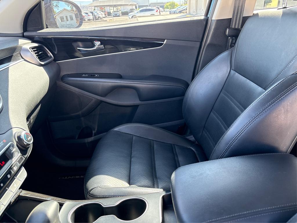 2019 Kia Sorento - $17,995