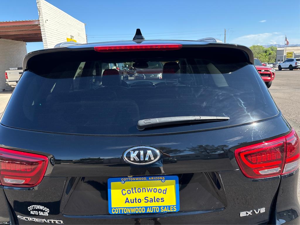 2019 Kia Sorento - $17,995
