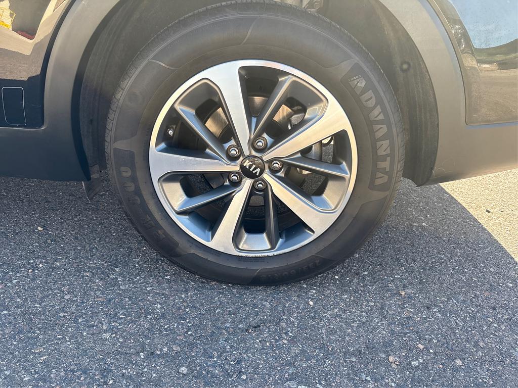 2019 Kia Sorento - $17,995