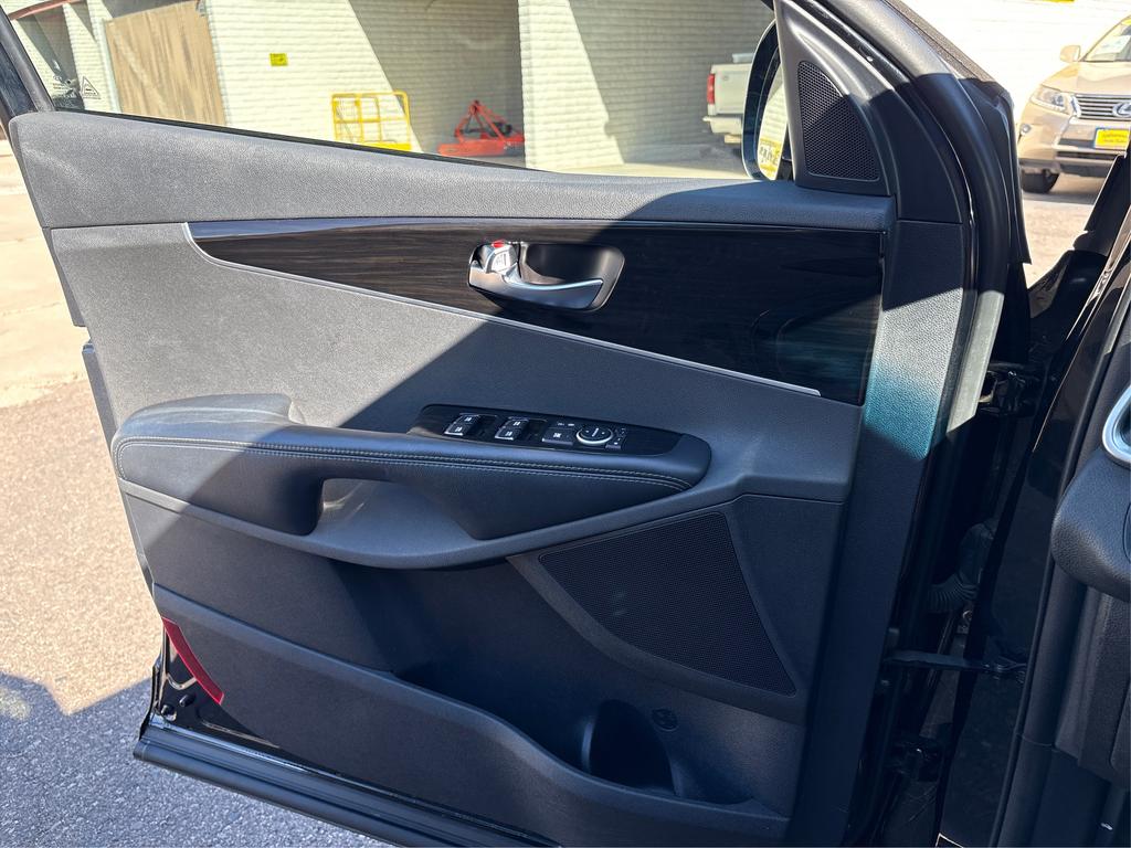 2019 Kia Sorento - $17,995