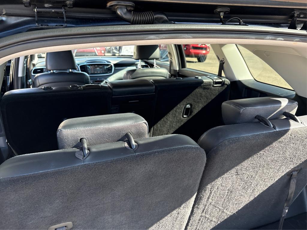 2019 Kia Sorento - $17,995