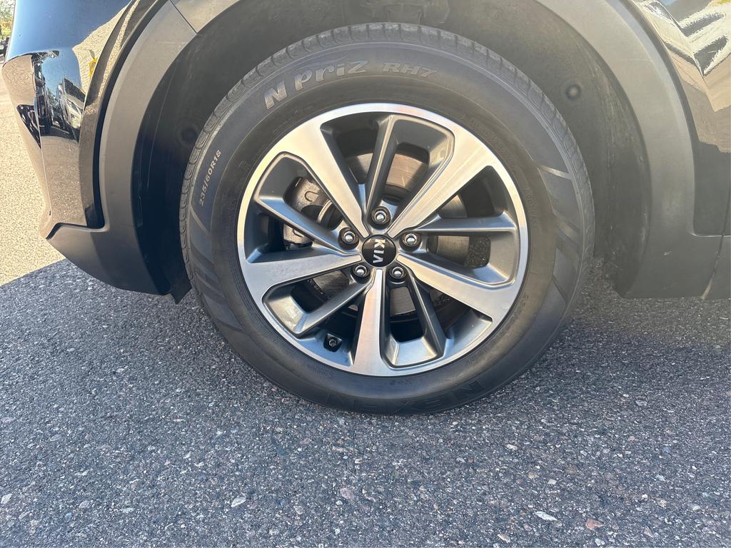 2019 Kia Sorento - $17,995