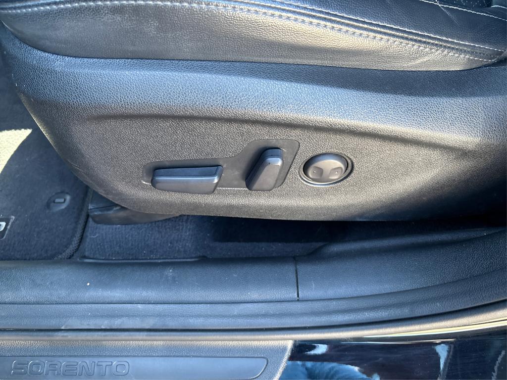 2019 Kia Sorento - $17,995