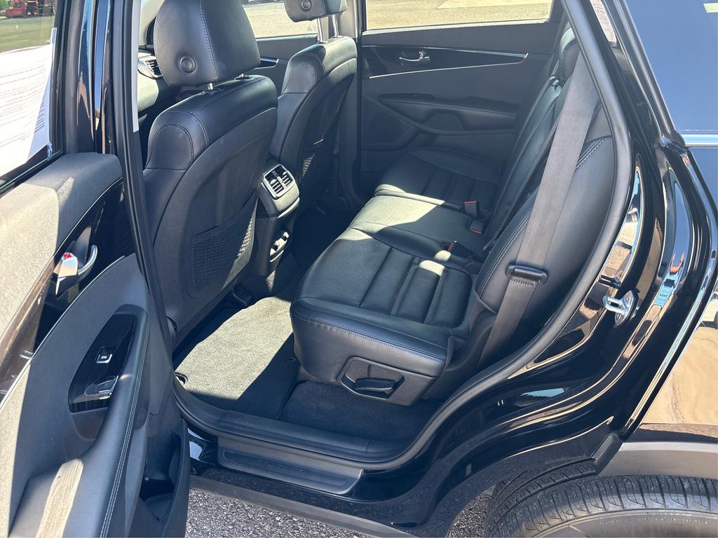 2019 Kia Sorento - $17,995