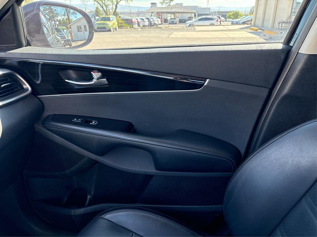 2019 Kia Sorento - $17,995