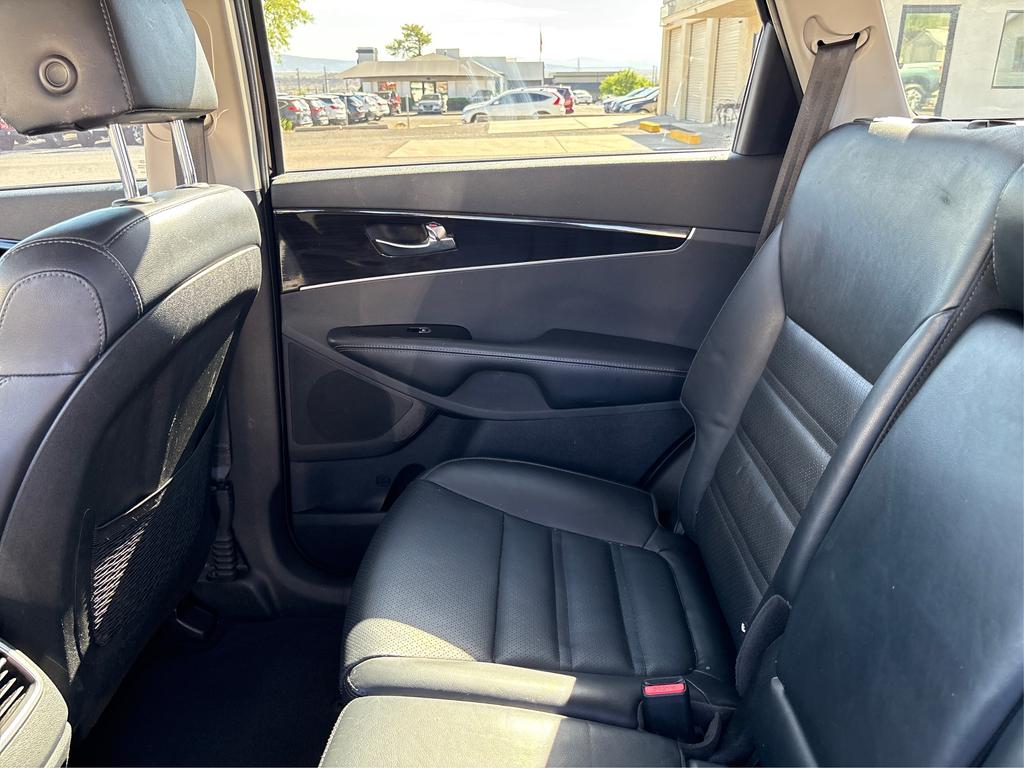 2019 Kia Sorento - $17,995
