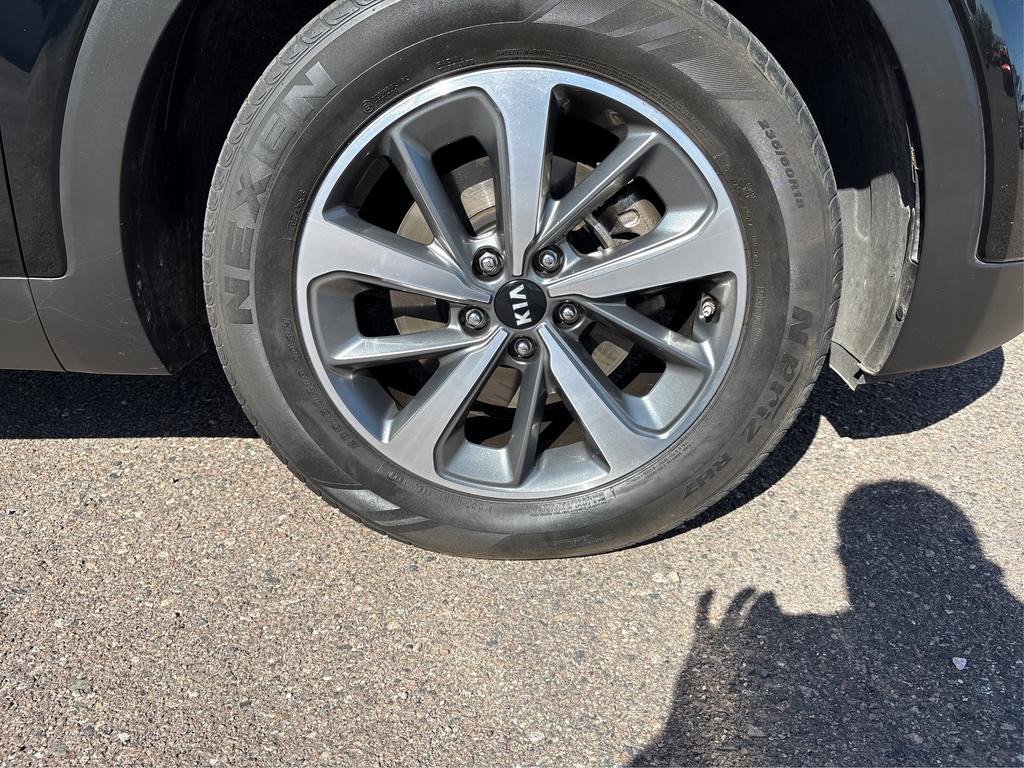 2019 Kia Sorento - $17,995