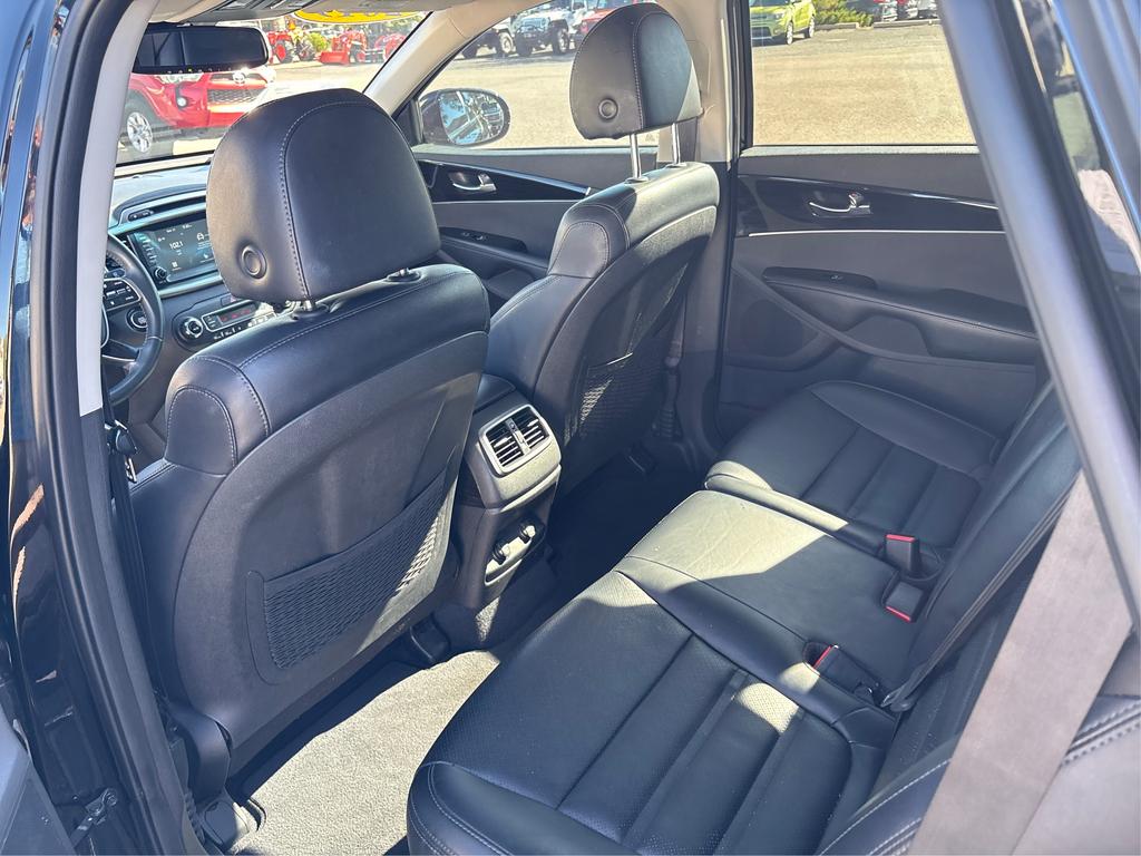 2019 Kia Sorento - $17,995