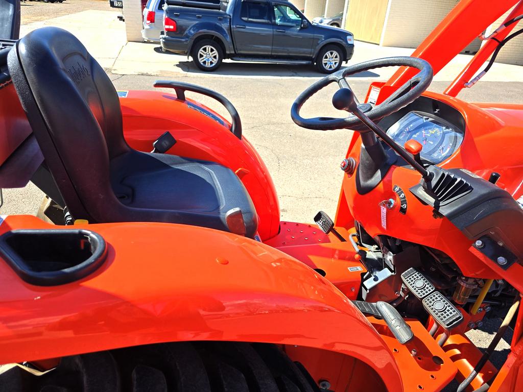 2019 Kubota  L3901hst - $25,995