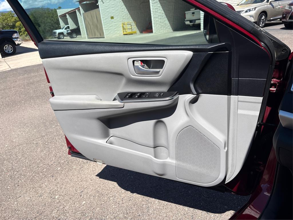 2017 Toyota Camry - $19,995