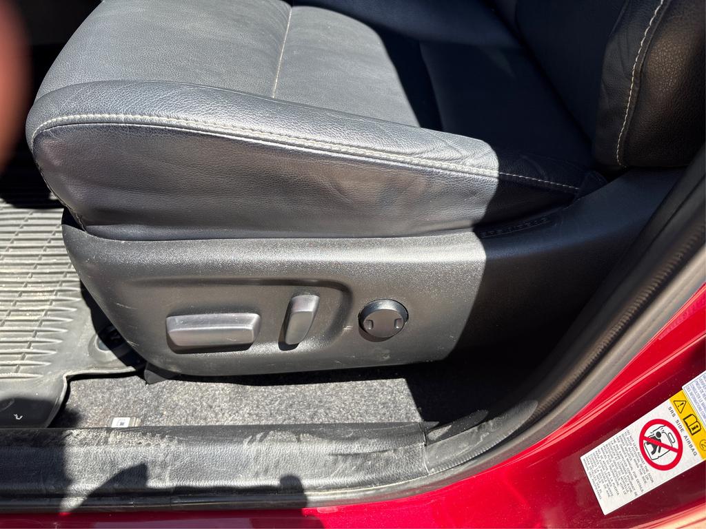 2018 Toyota RAV4 - $22,995
