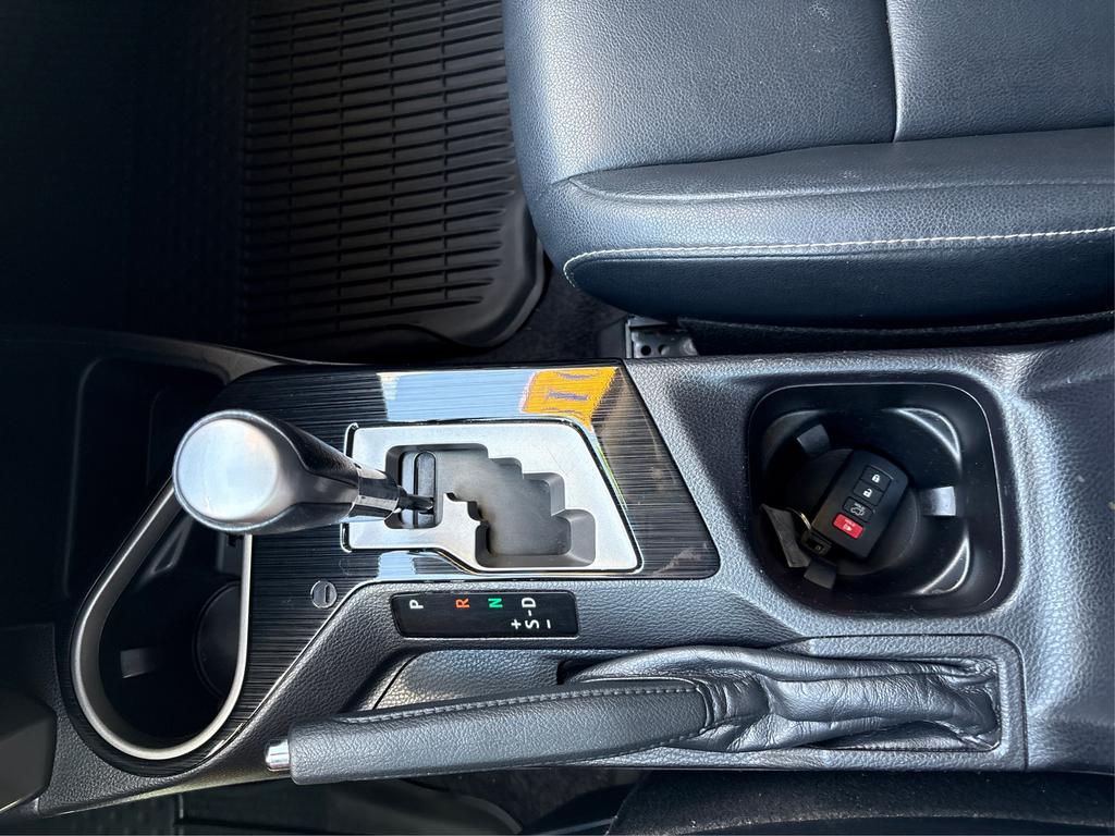 2018 Toyota RAV4 - $22,995