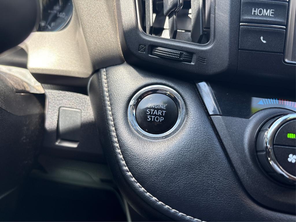 2018 Toyota RAV4 - $22,995