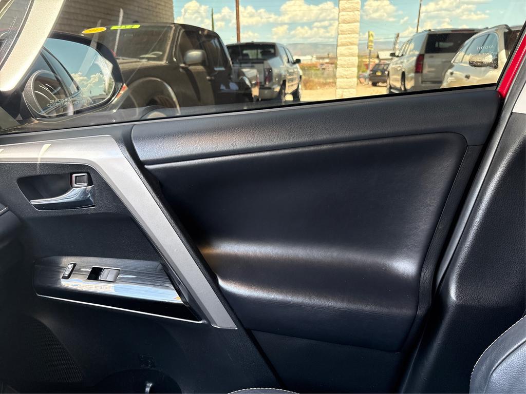 2018 Toyota RAV4 - $22,995