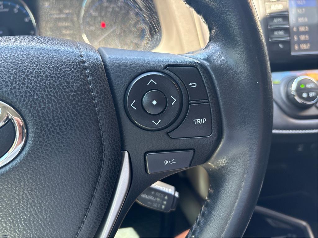 2018 Toyota RAV4 - $22,995
