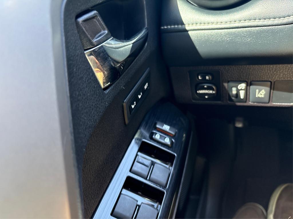 2018 Toyota RAV4 - $22,995