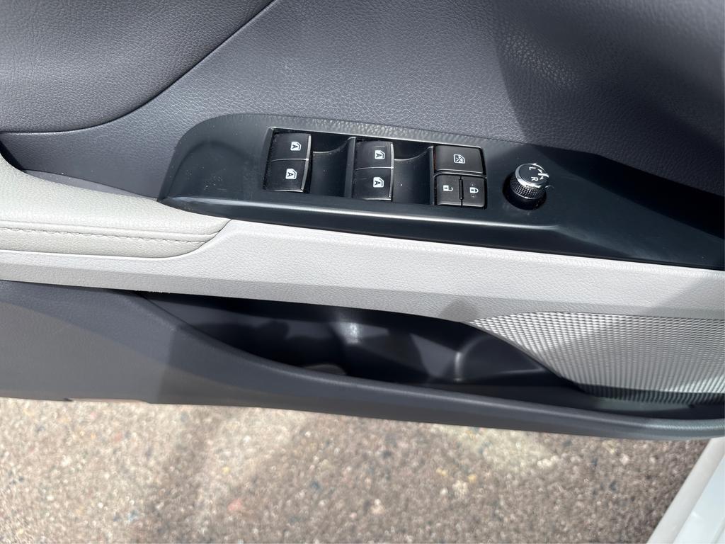 2020 Toyota Camry - $24,995