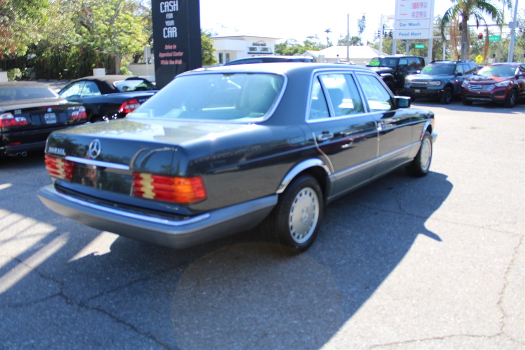 1987 Mercedes-Benz 560 - $14,500