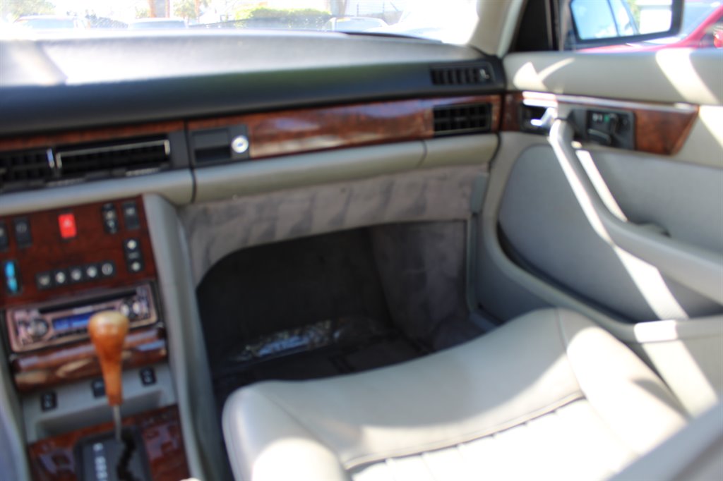 1987 Mercedes-Benz 560 - $14,500