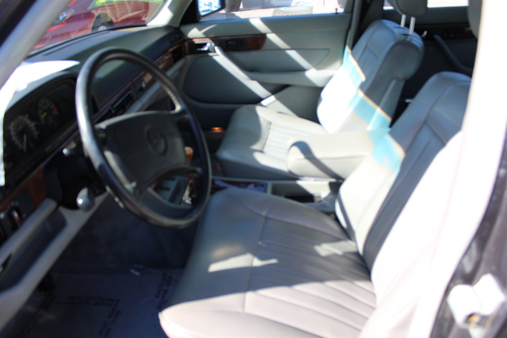 1987 Mercedes-Benz 560 - $14,500