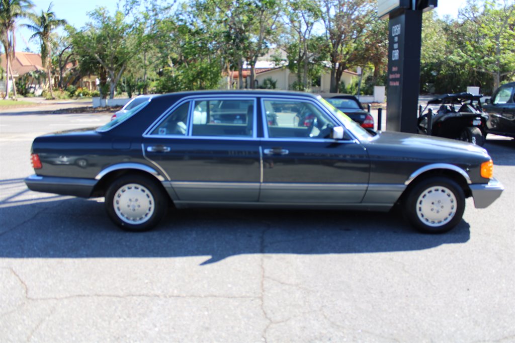 1987 Mercedes-Benz 560 - $14,500