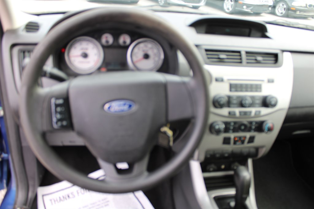 2008 Ford Focus SE photo