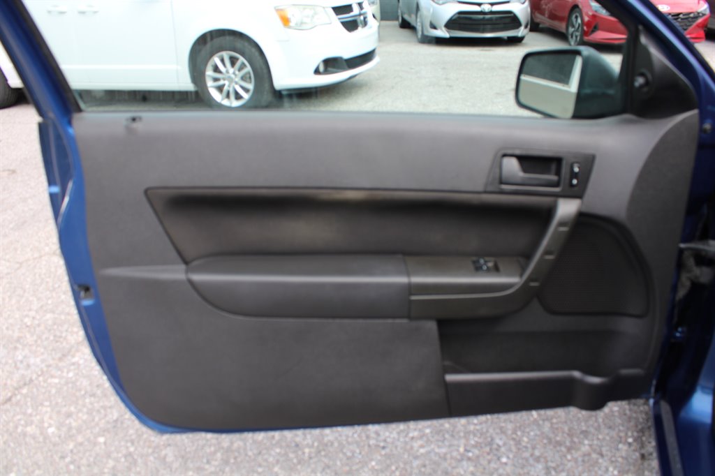 2008 Ford Focus SE photo