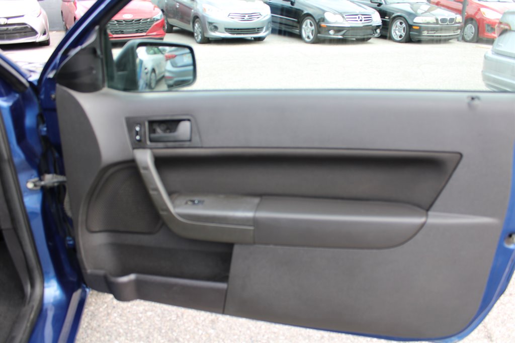2008 Ford Focus SE photo