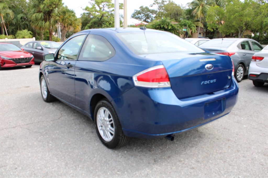 2008 Ford Focus SE photo
